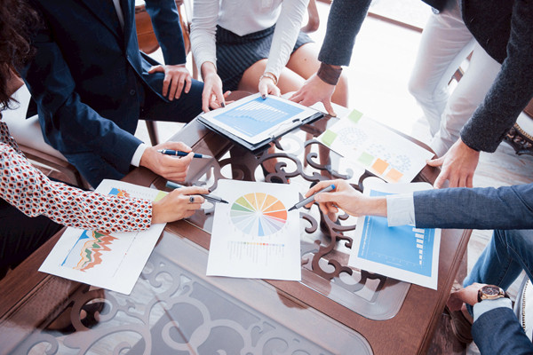 深圳做網(wǎng)站的公司建設(shè)高端網(wǎng)站時(shí)，需要避免的幾大誤區(qū)?。ㄓ浀檬詹兀?/>
				  </a>
				</div>          
				<div   id="zdfhbjj"   class=